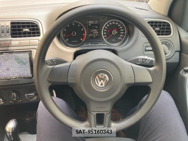 VolksWagen POLO 2012-01 8318106-18