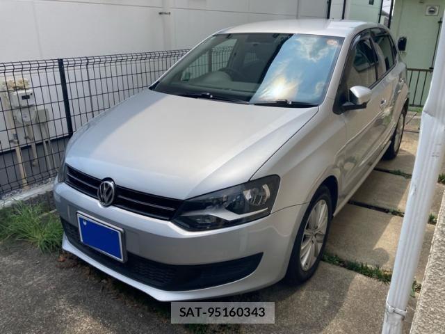 VolksWagen POLO 2012-01 8318106-1