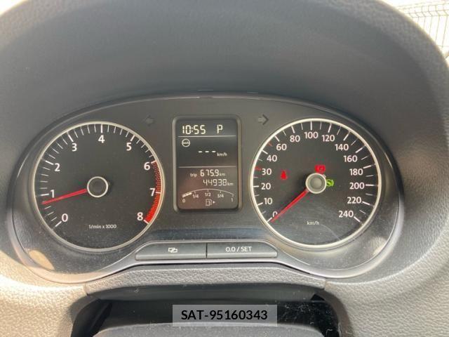 VolksWagen POLO 2012-01 8318106-19