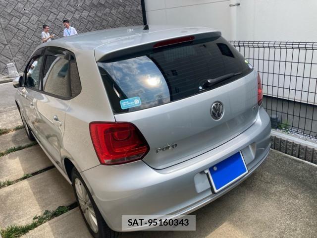 VolksWagen POLO 2012-01 8318106-3