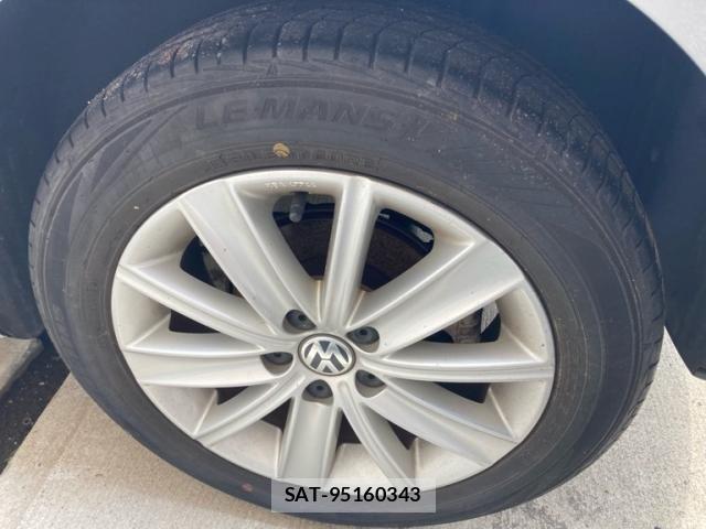 VolksWagen POLO 2012-01 8318106-5