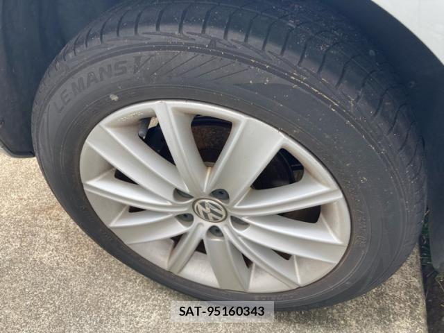 VolksWagen POLO 2012-01 8318106-8