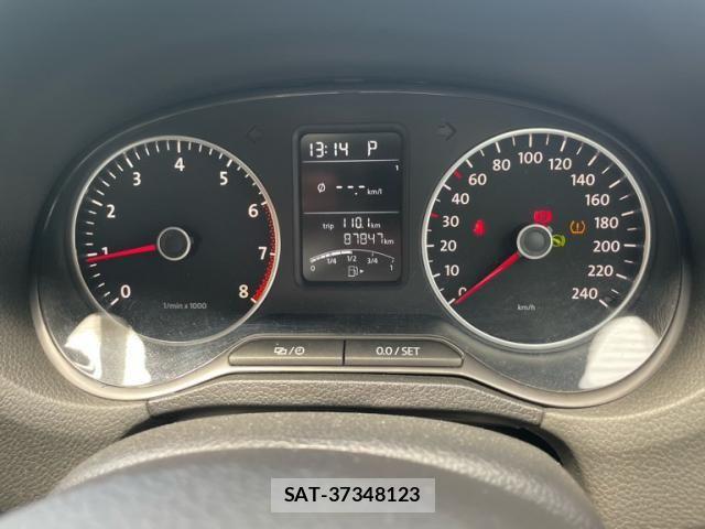 VolksWagen POLO 2014-03 8318105-15