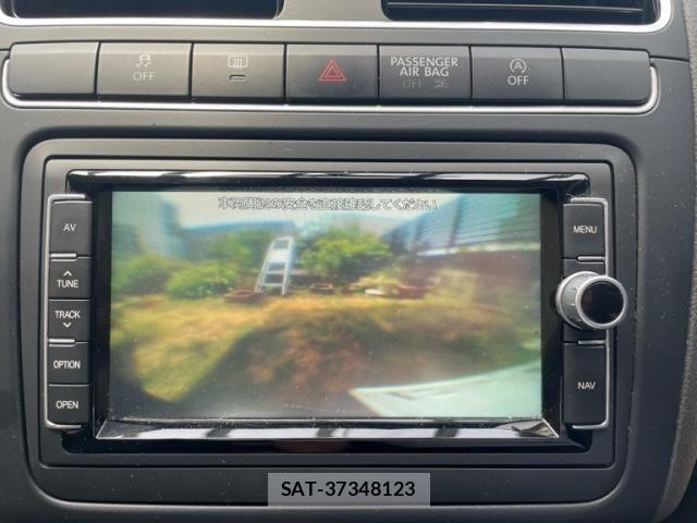 VolksWagen POLO 2014-03 8318105-19