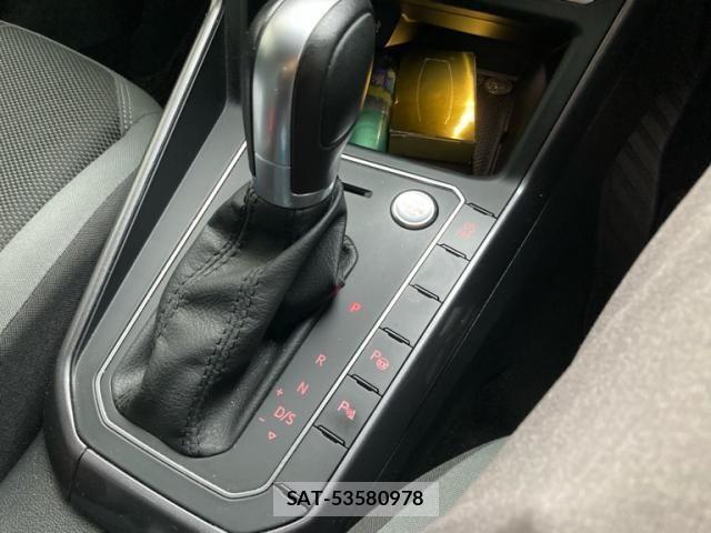 VolksWagen POLO 2018-12 8318101-13