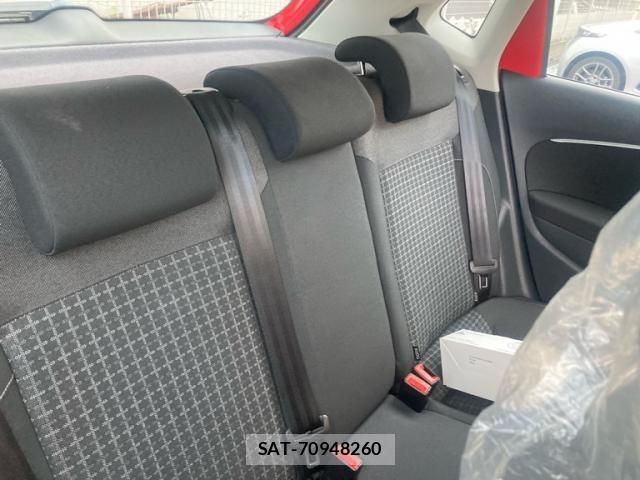 VolksWagen POLO 2015-11 8338029-13