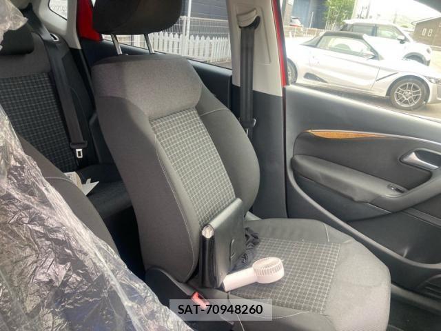 VolksWagen POLO 2015-11 8338029-14
