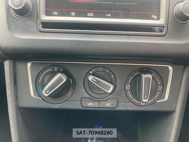 VolksWagen POLO 2015-11 8338029-16