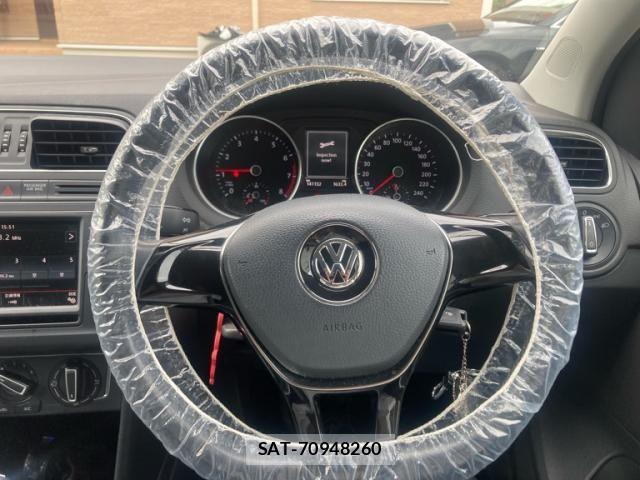 VolksWagen POLO 2015-11 8338029-17