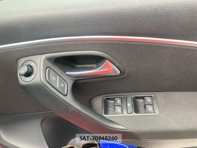 VolksWagen POLO 2015-11 8338029-18