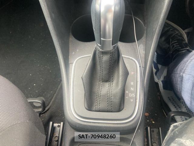 VolksWagen POLO 2015-11 8338029-21