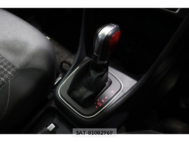 VolksWagen POLO 2017-11 8338513-21