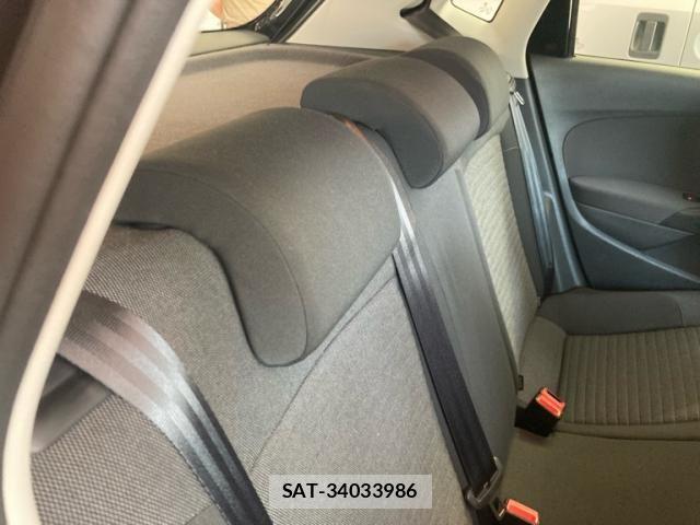 VolksWagen POLO 2014-01 8338514-11