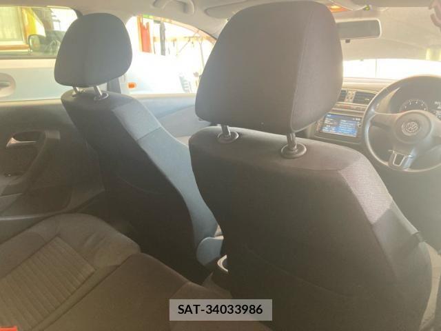 VolksWagen POLO 2014-01 8338514-12
