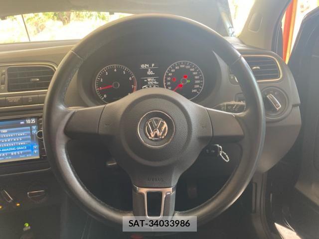 VolksWagen POLO 2014-01 8338514-14