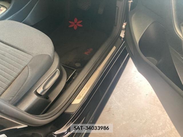 VolksWagen POLO 2014-01 8338514-16