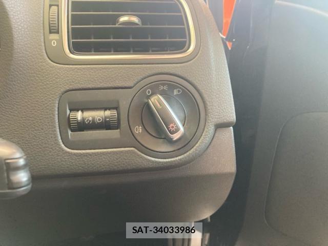 VolksWagen POLO 2014-01 8338514-18