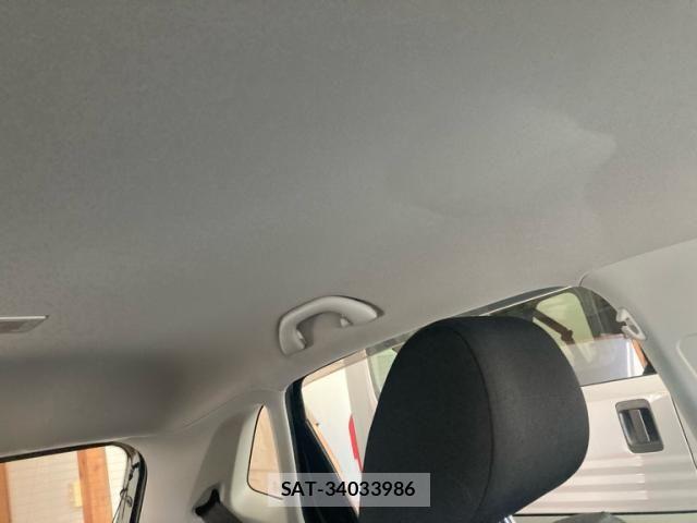 VolksWagen POLO 2014-01 8338514-24