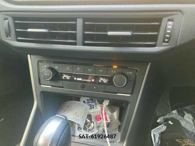 VolksWagen POLO 2021-10 8338511-15