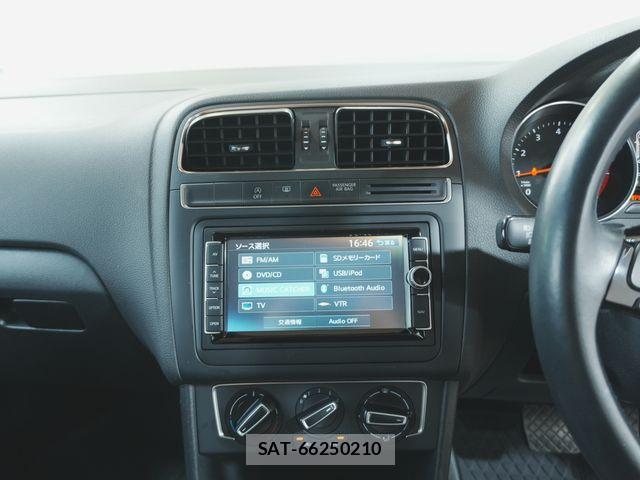 VolksWagen POLO 2015-06 8369753-16