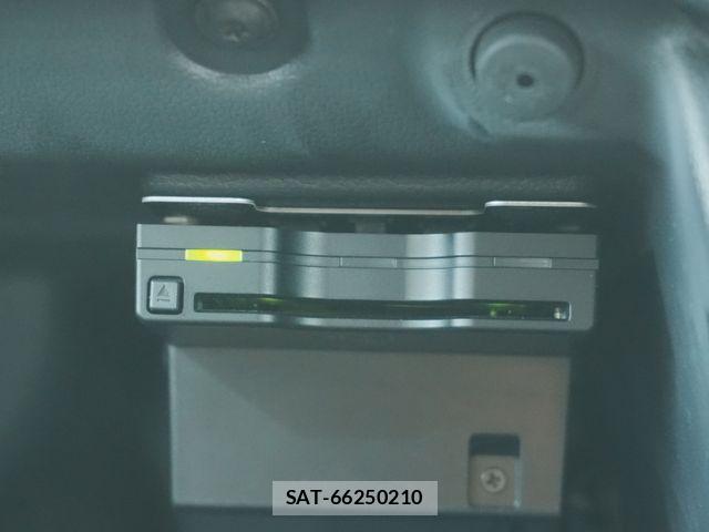VolksWagen POLO 2015-06 8369753-19
