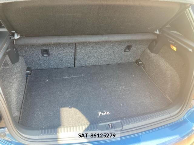 VolksWagen POLO 2015-08 8369755-13