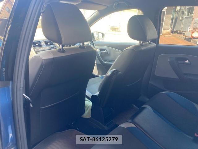 VolksWagen POLO 2015-08 8369755-15