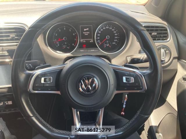 VolksWagen POLO 2015-08 8369755-20