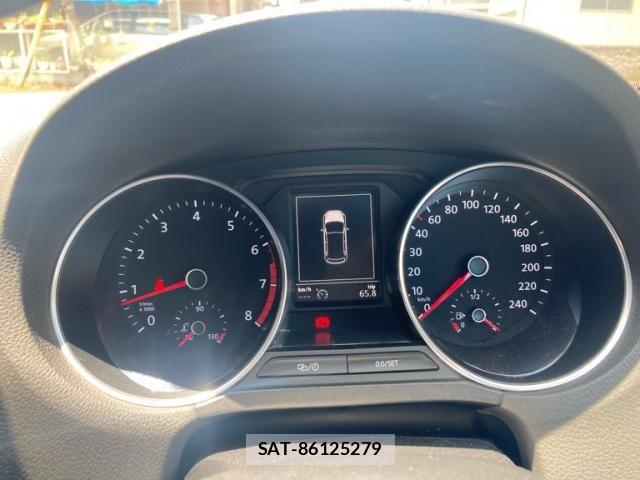 VolksWagen POLO 2015-08 8369755-21