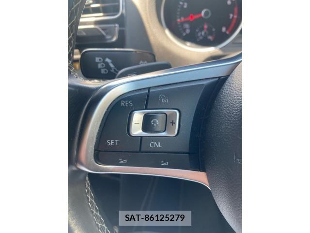 VolksWagen POLO 2015-08 8369755-27