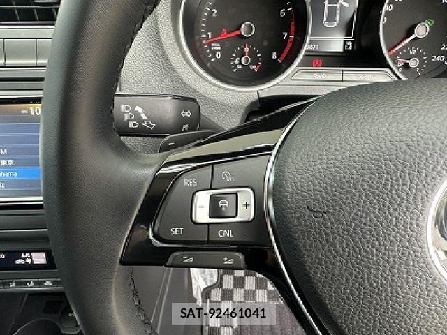 VolksWagen POLO 2016-05 8369750-9