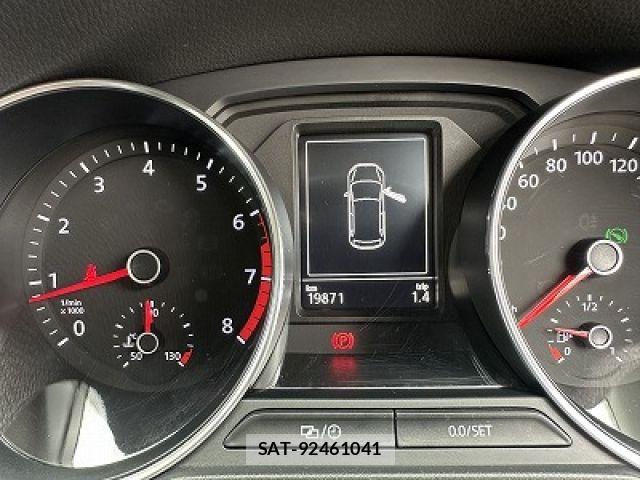 VolksWagen POLO 2016-05 8369750-11