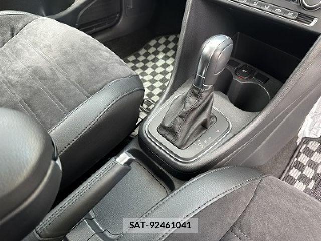 VolksWagen POLO 2016-05 8369750-13