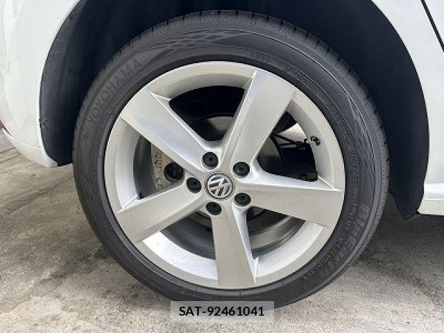 VolksWagen POLO 2016-05 8369750-4