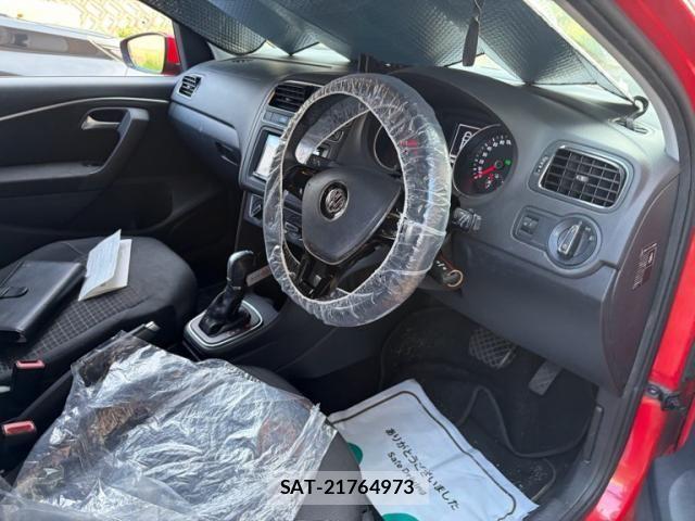 VolksWagen POLO 2014-12 8369757-9