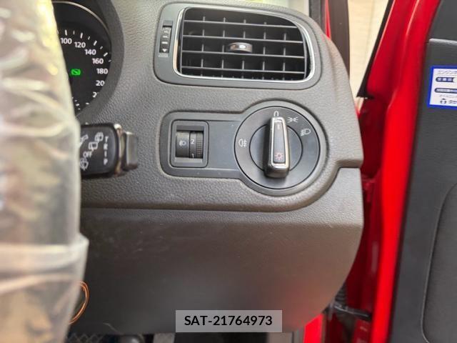 VolksWagen POLO 2014-12 8369757-11