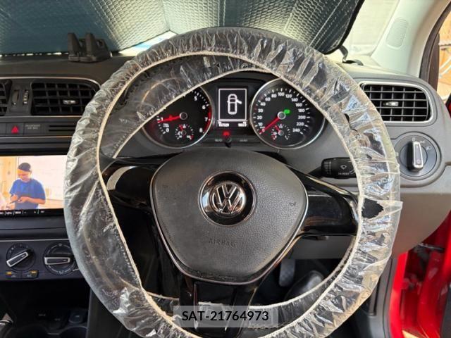 VolksWagen POLO 2014-12 8369757-12