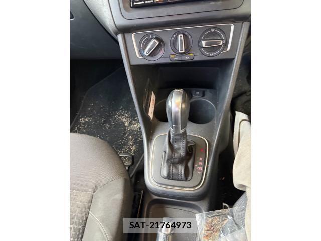 VolksWagen POLO 2014-12 8369757-16