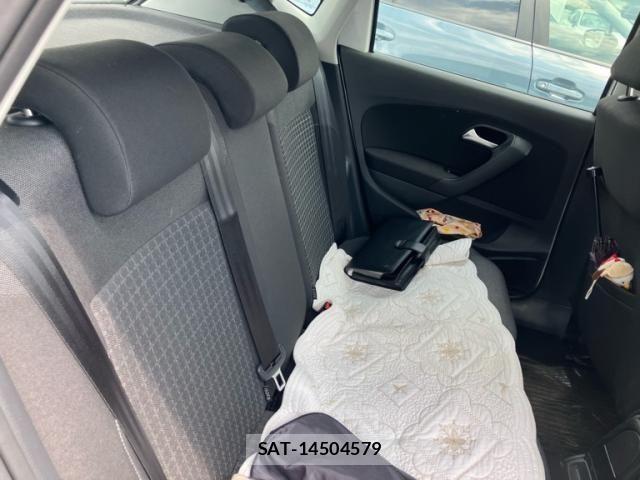 VolksWagen POLO 2015-09 8369754-10