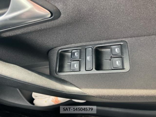 VolksWagen POLO 2015-09 8369754-15