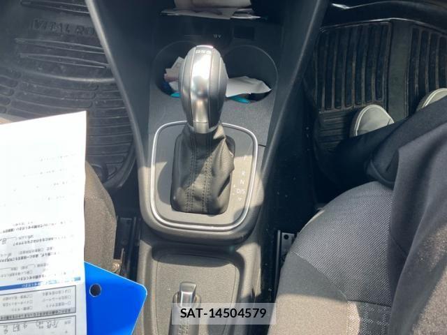 VolksWagen POLO 2015-09 8369754-18