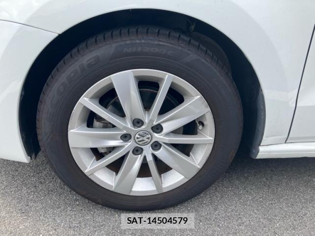 VolksWagen POLO 2015-09 8369754-2