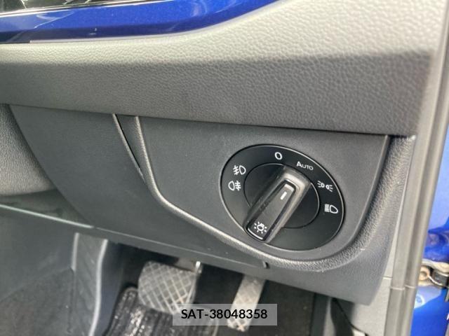 VolksWagen POLO 2019-07 8369752-15