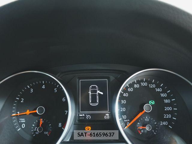 VolksWagen POLO 2015-06 8415859-12