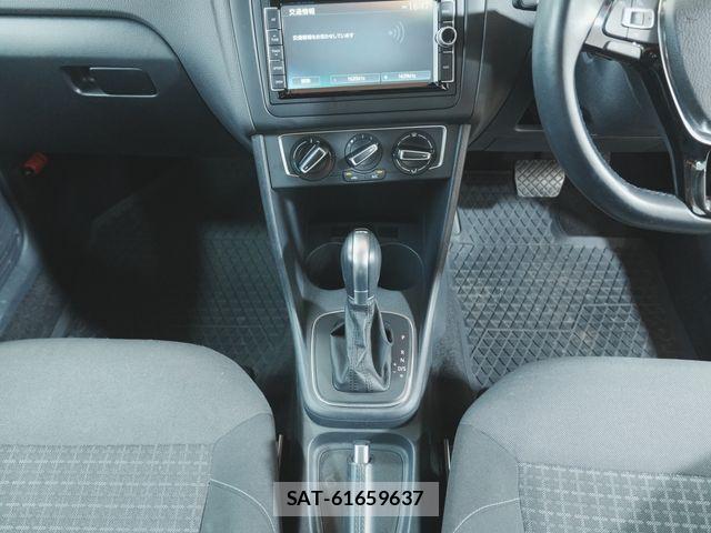 VolksWagen POLO 2015-06 8415859-17
