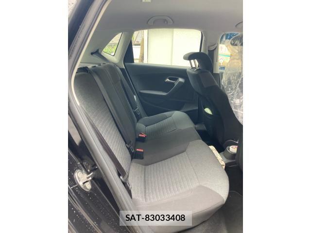 VolksWagen POLO 2010-12 8415862-17
