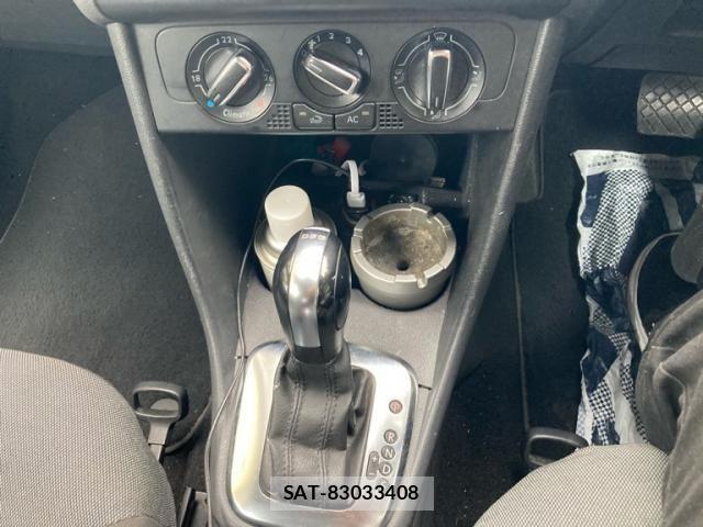 VolksWagen POLO 2010-12 8415862-21