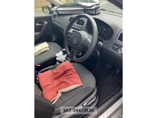 VolksWagen POLO 2012-03 8438945-5