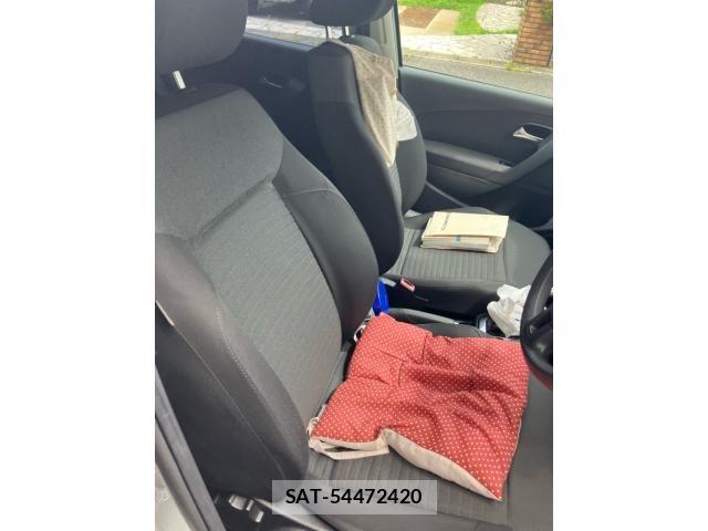 VolksWagen POLO 2012-03 8438945-6