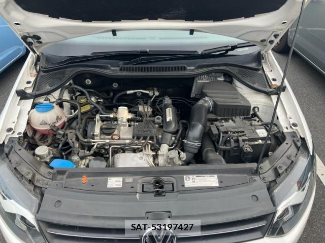 VolksWagen POLO 2011-08 8439108-9